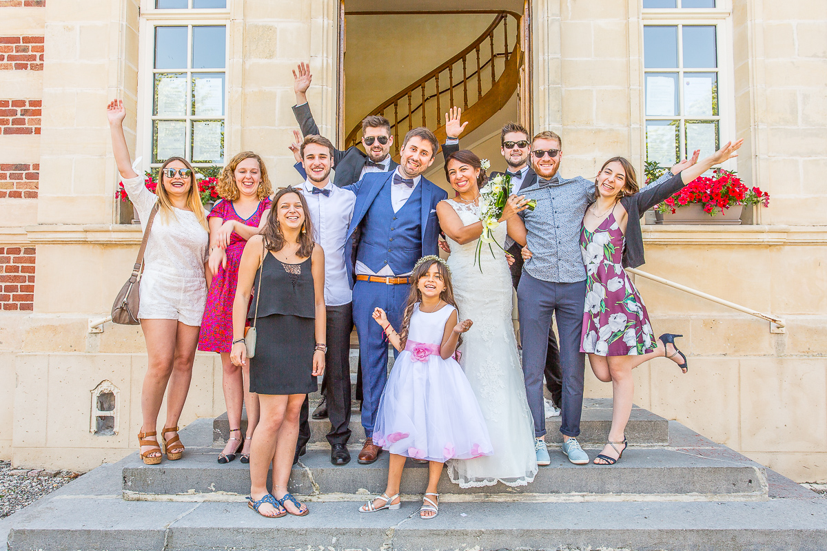 Photo de groupe des invités après la cérémonie