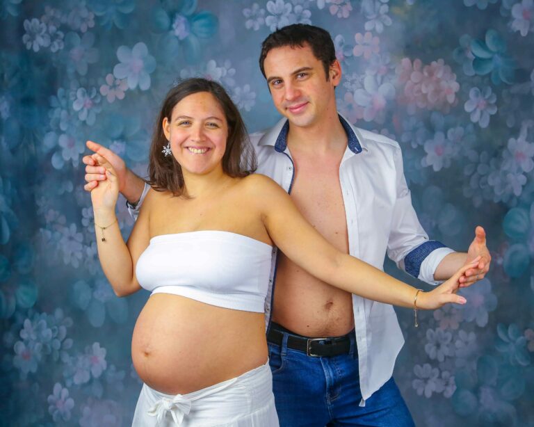 Couple attendant un bébé lors d’une séance photo de grossesse à Amiens